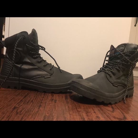 NEW Palladium mens waterproof black boots size 10.5 - Picture 3 of 6